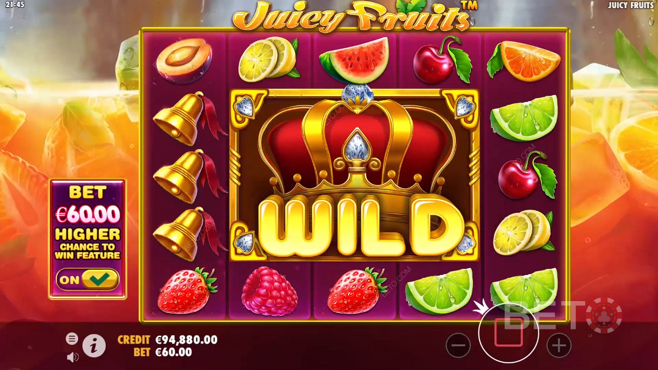 O símbolo Wild expande-se na slot Juicy Fruits